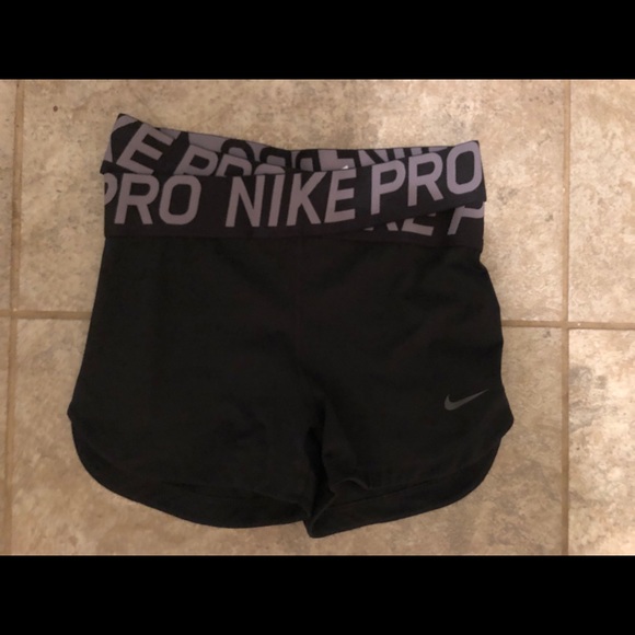 nike pro intertwist shorts small
